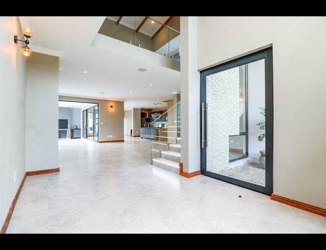 5 BEDROOM HOUSE FOR SALE IN COPPERLEAF ESTATE